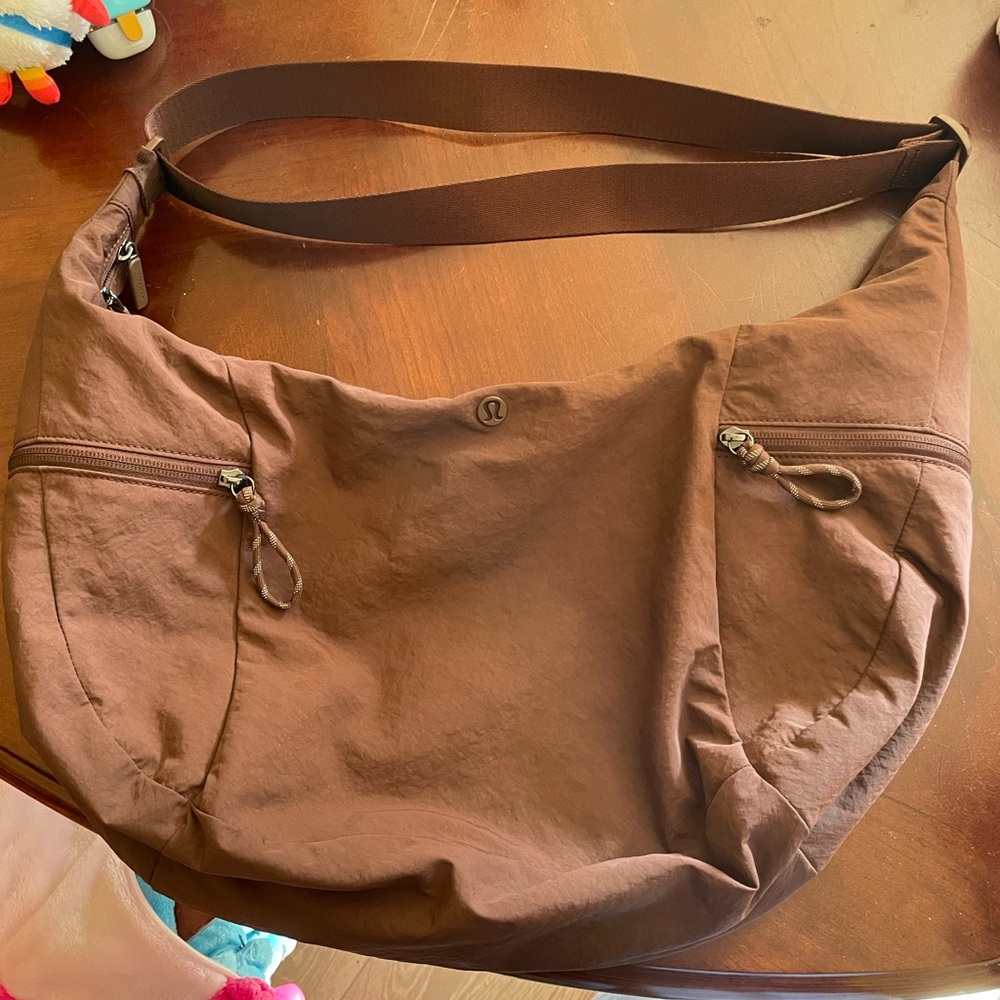 Lululemon Large Slouchy Sling Bag 13L